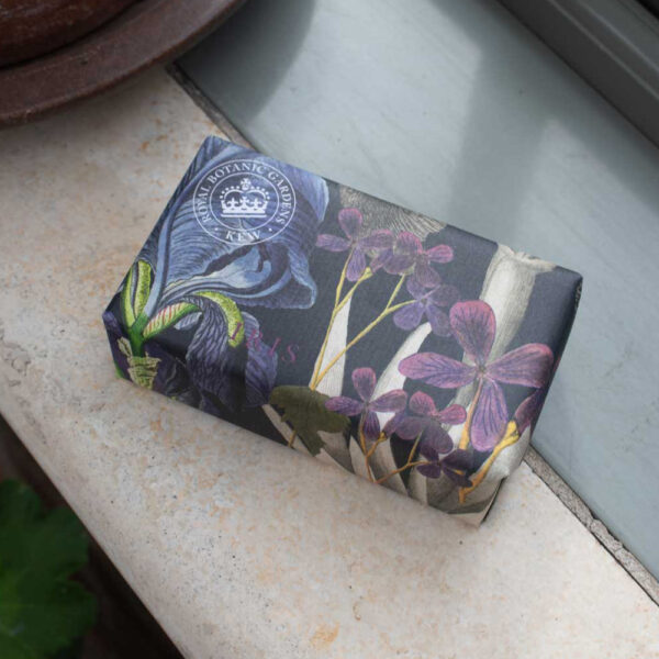 Kew Gardens 240g Soap Bar, Iris